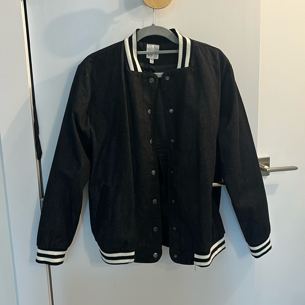 MD D Women’s denim varsity jacket- New w/o tag!